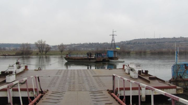 КПП "Сороки", "Василкэу" и "Косэуць" закрыты из-за повышения уровня воды в реке Днестр. Фото: Publika.md.
