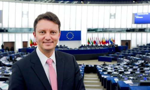 Europarlamentarul Siegfried Mureșan s-a întâlnit astăzi cu un grup de tineri lideri din Republica Moldova. 