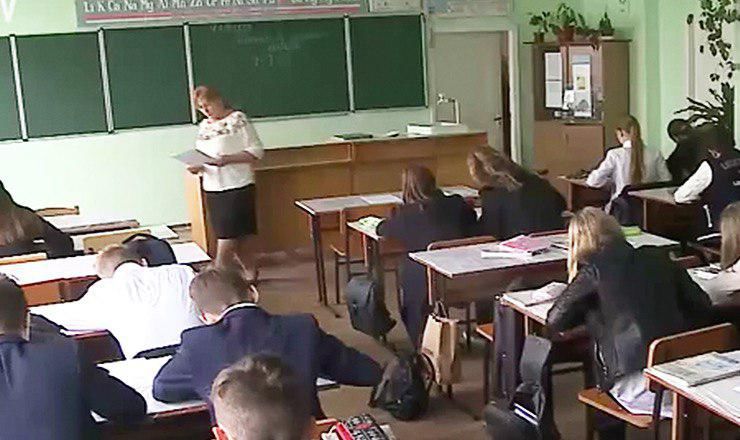 Учитель: Составление отчетов отодвигает учеников на второй план .