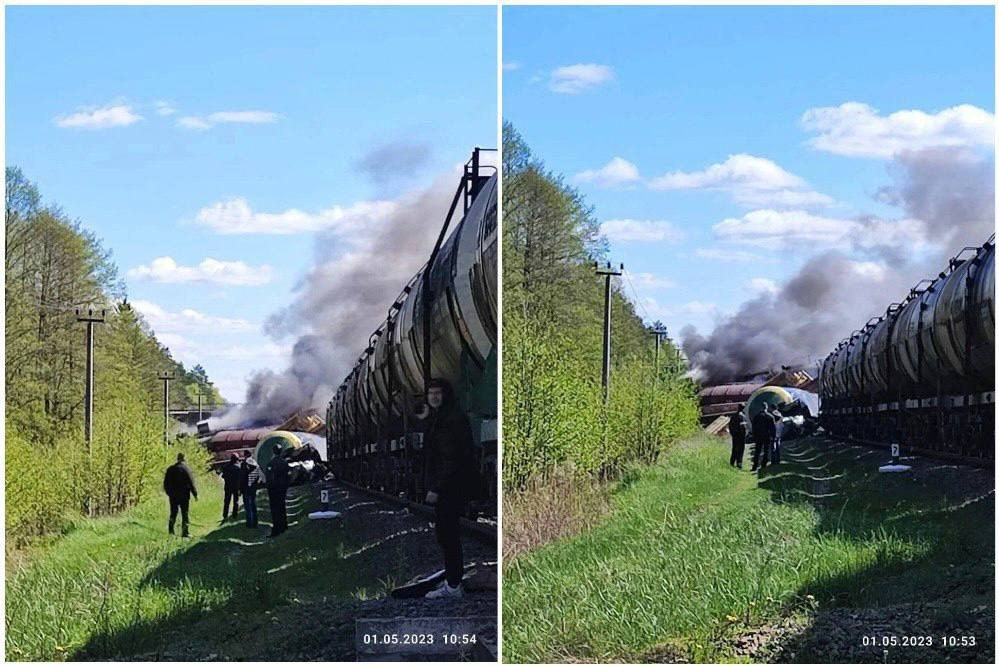 В Брянской области локомотив сошёл с рельсов из-за взрыва.