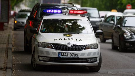 В операции "Белые ночи" в Дрокиевском районе участвовали десять патрульных экипажей.