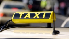 "N-am văzut nimic din cauza maşinei. Dacă vedeam mă opream", a povestit şoferul de taxi. 