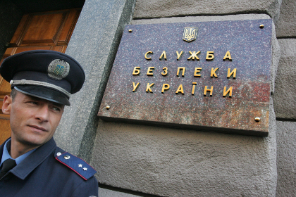 Само здание находится под контролем отрядов самообороны Крыма, которые ранее уже блокировали местные аэропорты.