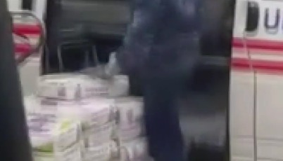 Судя по записи, действие происходит на территории одной из баз строительных материалов.