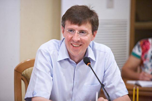 Гурэу считает правильным, чтобы Киртоакэ "ушел в отставку".