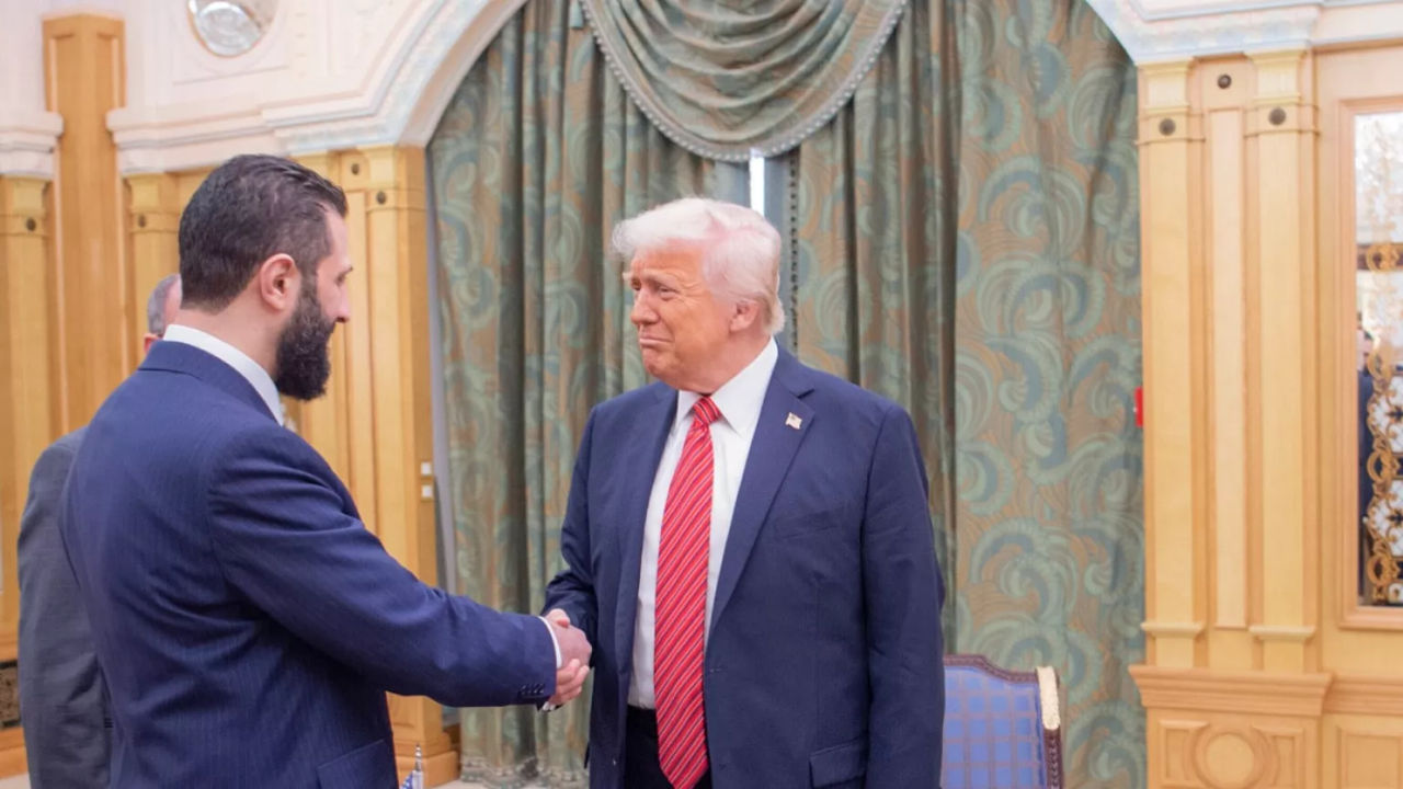 Trump a anulat sancțiunile americane împotriva Siriei.