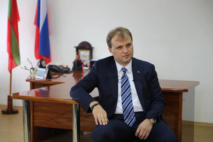 Presa rusă reacționează după înfrângerea liderului de la Tiraspol Evghenii Șevciuk în cadrul pretinsului scrutin desfășurat duminică în stânga Nistrului.