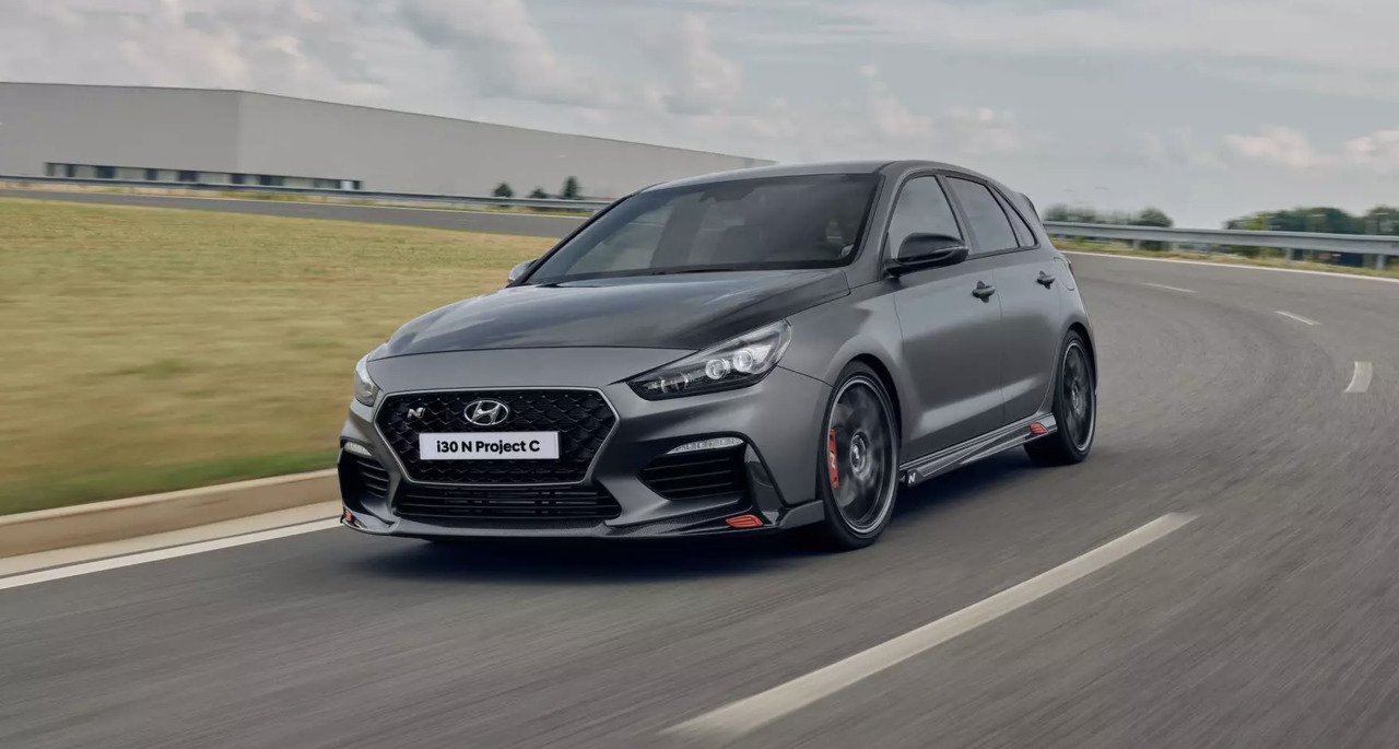 Hyundai обещает не отказываться от механической коробки.