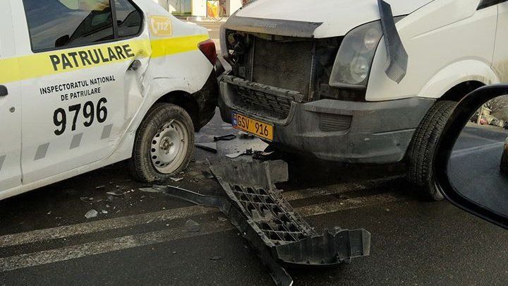 Фото с места инцидента в социальных сетях опубликовал очевидец.