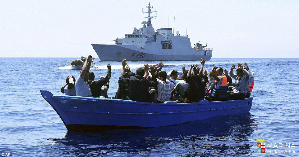 O familie din Irak a plătit 12 mii de dolari pentru a fi dusă în Italia, dar a ajuns în România.