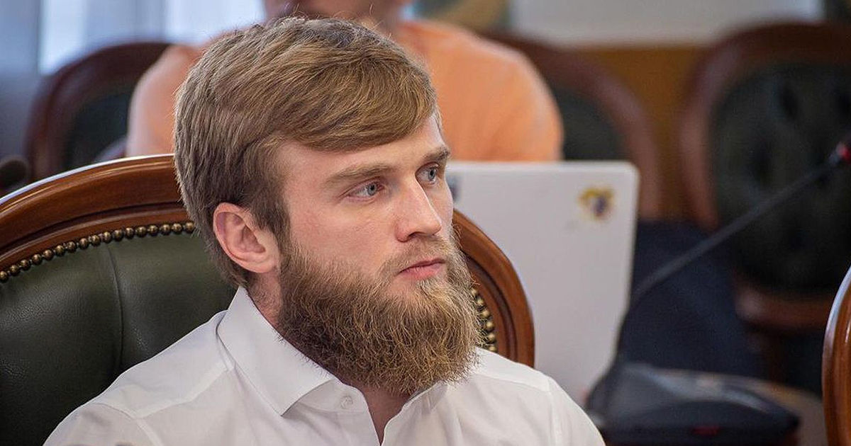 СМИ узнали детали того, как депутат Рады Дмитрук покинул Украину.