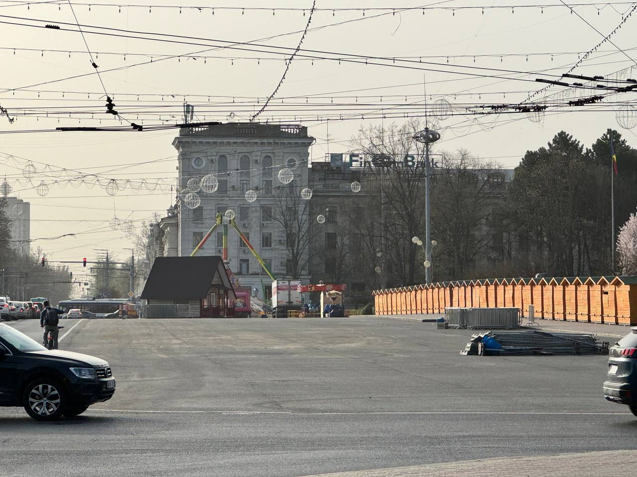 С центральной площади Кишинева убрали карусели.