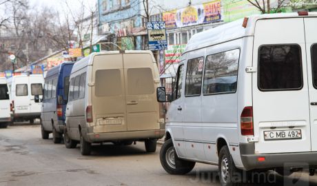 Şoferii de microbuz de pe linia 115 n-au ieşit pe traseu nici astăzi. Foto: jurnal.md