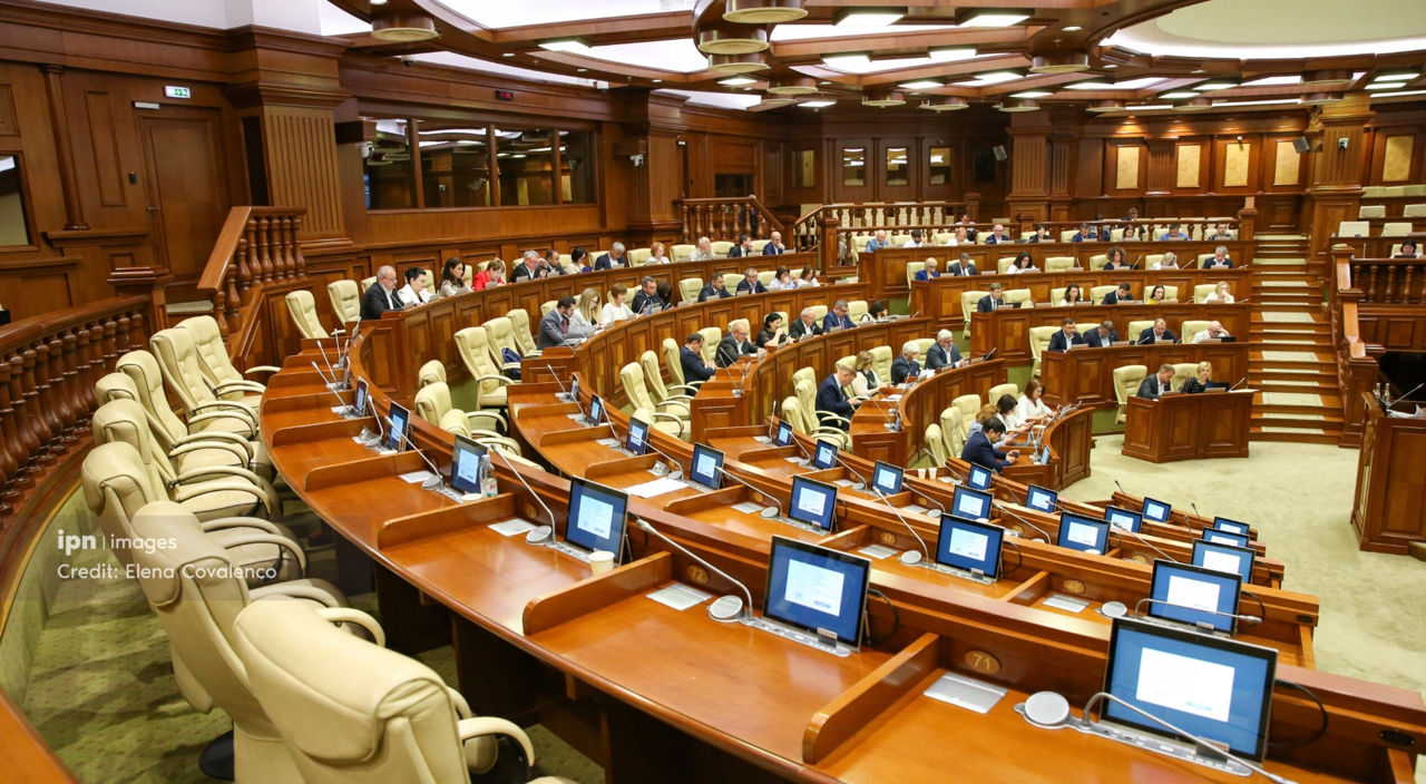 Parlamentul a adoptat patru legi, inclusiv proiecte privind Codul fiscal și sistemul anticorupție.