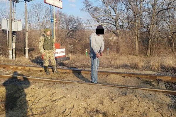 Он был выдворен из Украины.