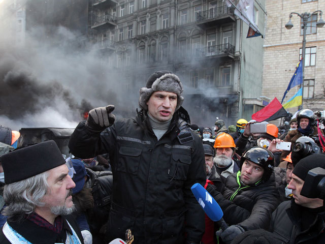 Попыткой силового захвата власти на Украине названы действия оппозиционных лидеров в заявлении Партии регионов.