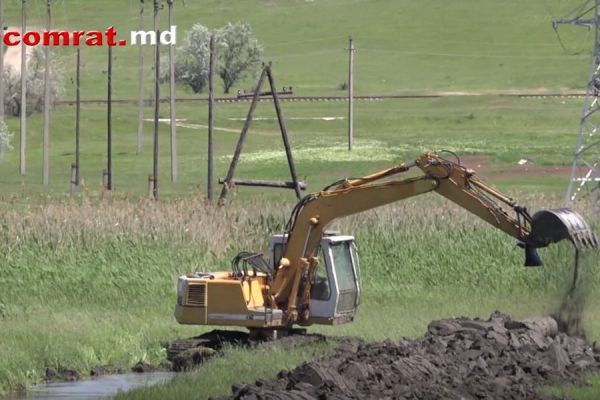 В Комрате начались работы по дренажу и углублению поймы реки Ялпуг.