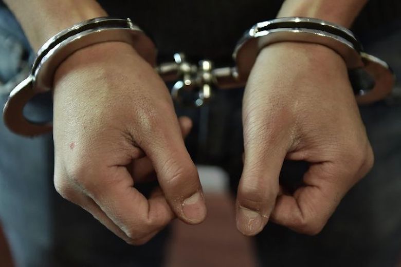 Пока правоохранители «охотились» за ним, он сменил фамилию и совершил ещё около 40 подобных преступлений в разных регионах России.