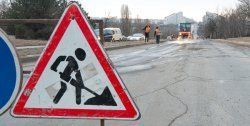  Conducătorii auto care traversează zona sunt rugaţi să respecte semnalizarea rutieră temporară.
