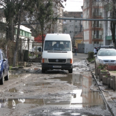 Potrivit lui, rezultatul lucrărilor efectuate sunt déjà vizibile. Astfel, în decurs de un an s-au reparat 10 străzi, dar nu una