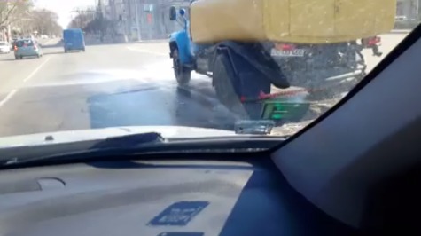 После марша унионистов в Кишиневе помыли улицы.