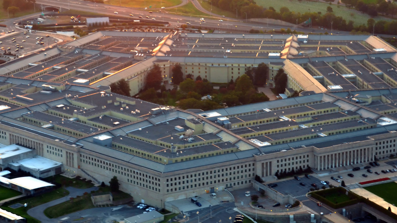 Пентагон обсуждает размещение сил и средств США в соседних с Афганистаном странах.