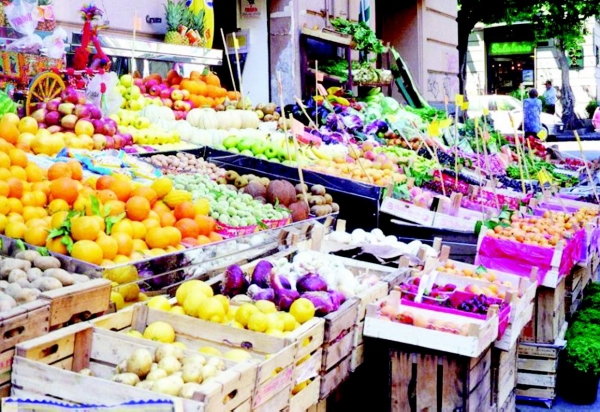 Au început scumpirile! Comercianţii din pieţe au afişat preţuri mai mari pentru mai multe produse.