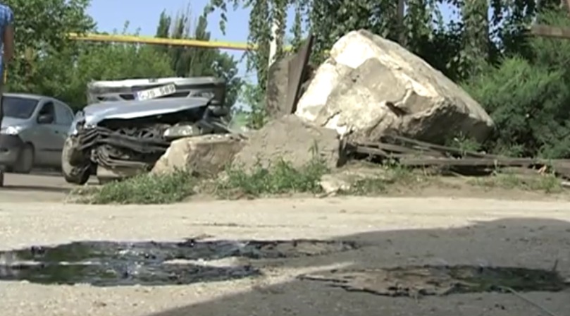 Серьезная авария произошла в Бельцах во вторник утром.