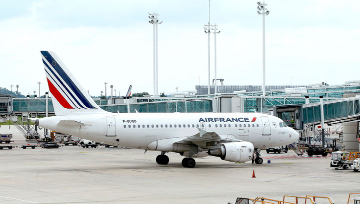 По словам представителей Air France, случившееся не поставило под угрозу авиационную безопасность.