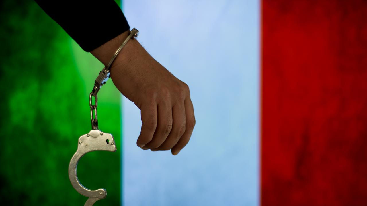 В Италии принят закон против преемственности в мафии.