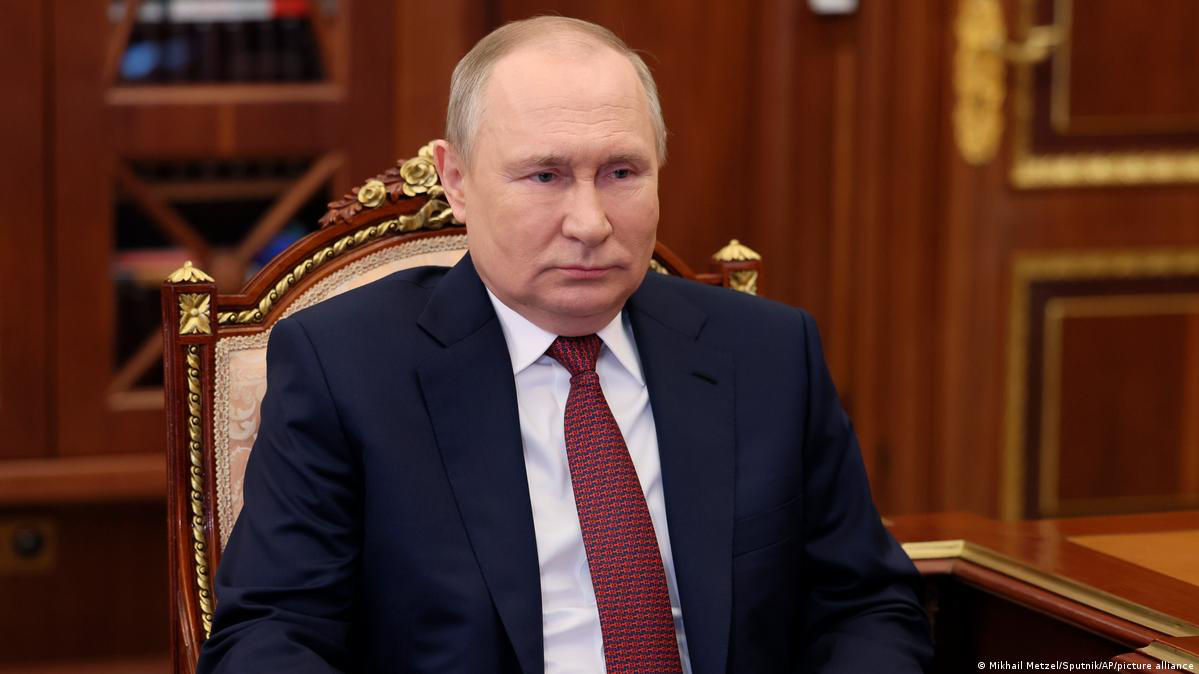 Путин подписал пакет поправок о военной службе в России.