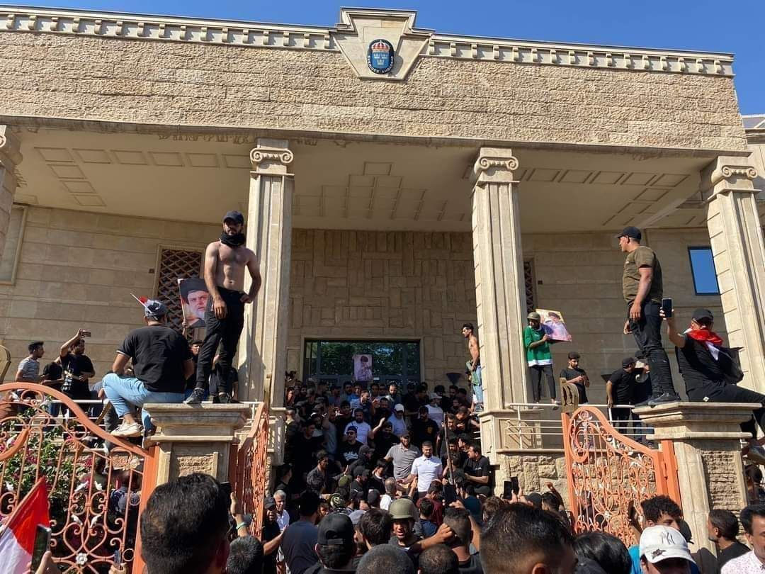 В Багдаде проходят протесты против сожжения Корана.