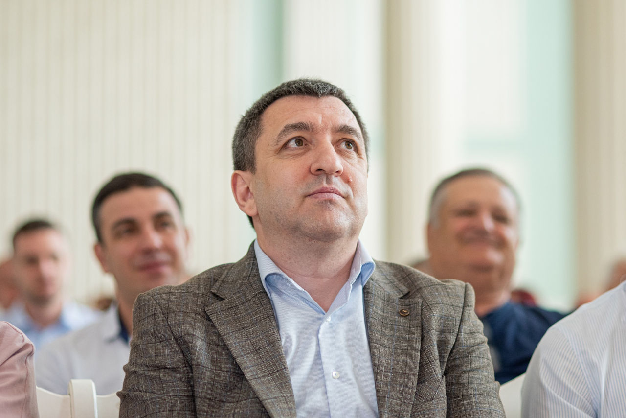 Карп о присутствии Санду на заседании PAS: Она пришла поблагодарить нас.
