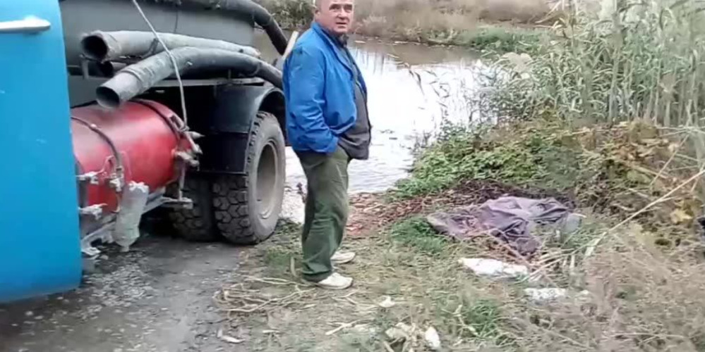 Сточные воды с фекалиями сбрасывались в пруд Бэчой. 