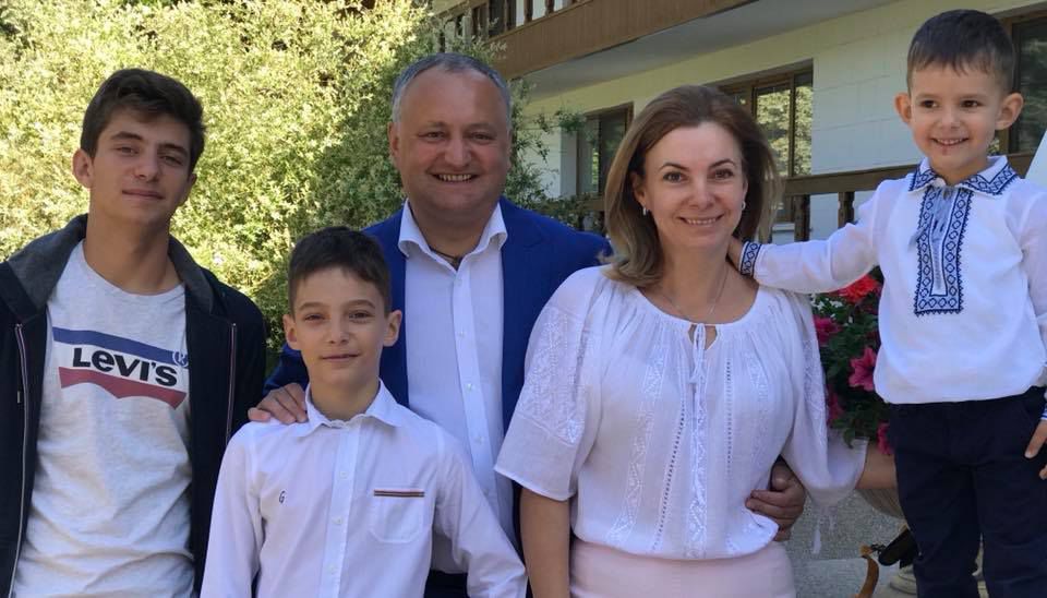 Додон: Только крепкая семья является гарантией сохранения народа