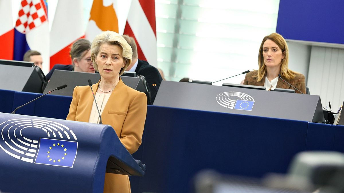 Европарламент подает в суд на ЕК из-за выделения Венгрии €10,2 млрд замороженных средств.