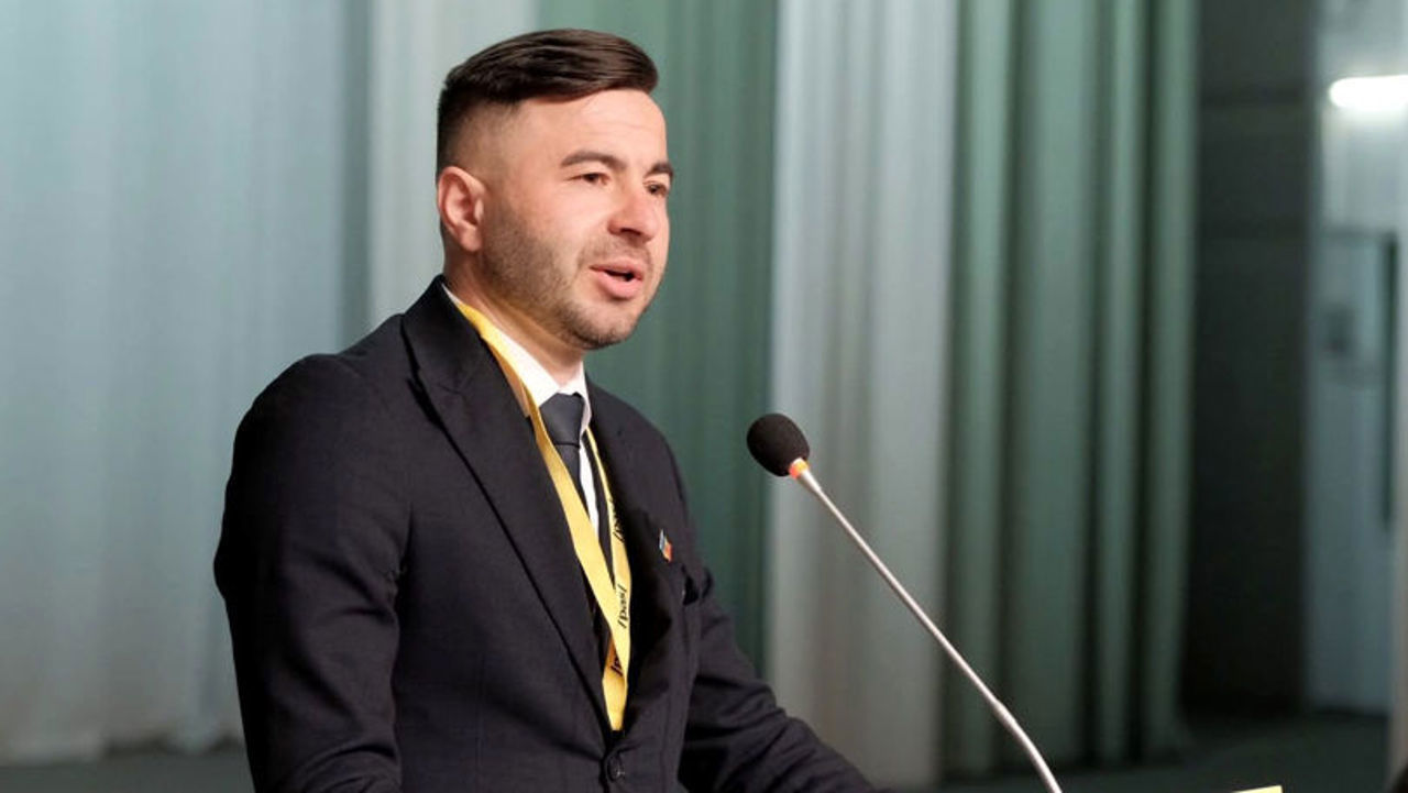 Minorele familiei Vartic rămân în grija tatălui, după punerea acestuia sub acuzare.