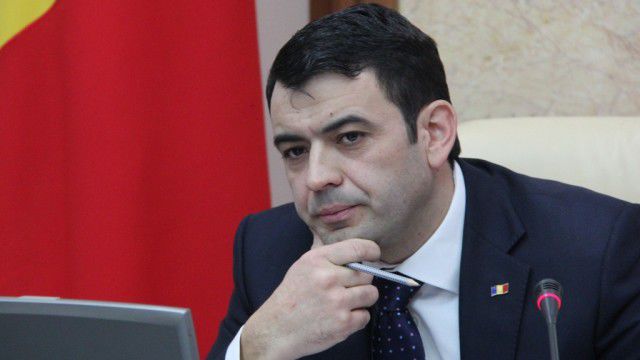 Во времена «учебы» в Славянском университете, нынешнего премьера Габурича звали Ciril («Чирил»).