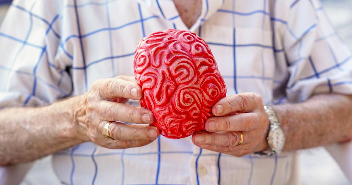 Ученые назвали фактор ускоренного старения мозга у людей по всему миру.