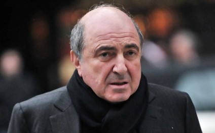Berezovski, în toamna anului 2012 a comandat lichidarea activelor cîtorva fonduri controlate de el.