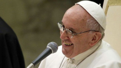 Papa Francisc, va oficia primul său Angelus de la fereastra apartamentului său.