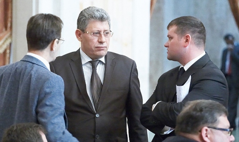 Cetăţenii Republicii Moldova, posesori ai paşapoartelor de tip sovietic, ar putea fi obligaţi să-şi perfecteze buletine de identitate