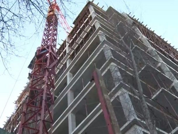 Друг погибшего мужчины рассказал, что он много лет работал в строительстве. 