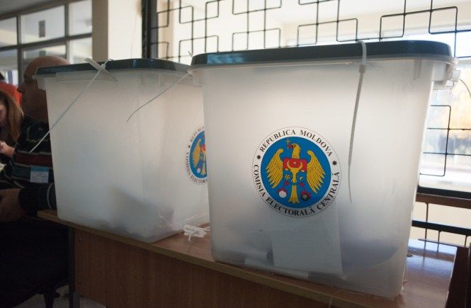 29% din alegători s-au prezentat la urne către ora 13.00. Foto: moldnova.eu