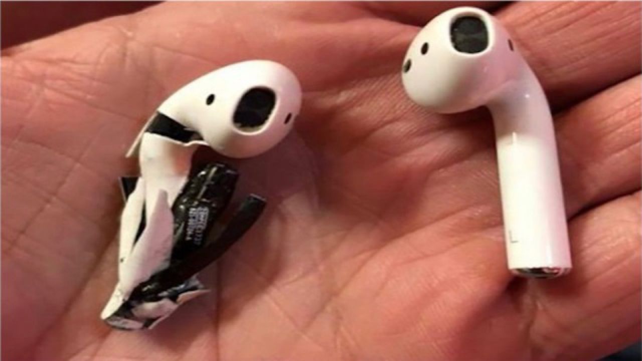 Căştile Apple AirPods au început să fumege la urechea unui utilizator