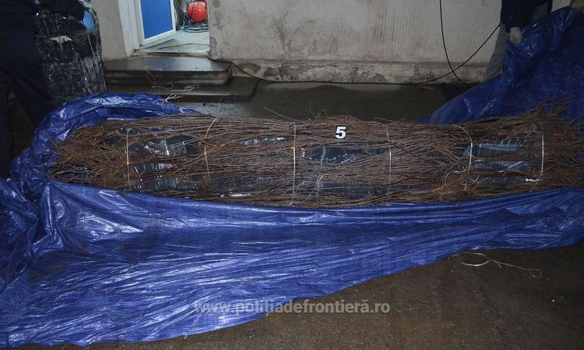 Un moldovean, prins la vamă cu 30.000 de pachete de țigări. 