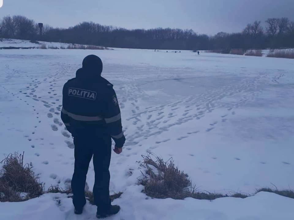 В случае экстренных ситуаций, звоните в службу 112. 