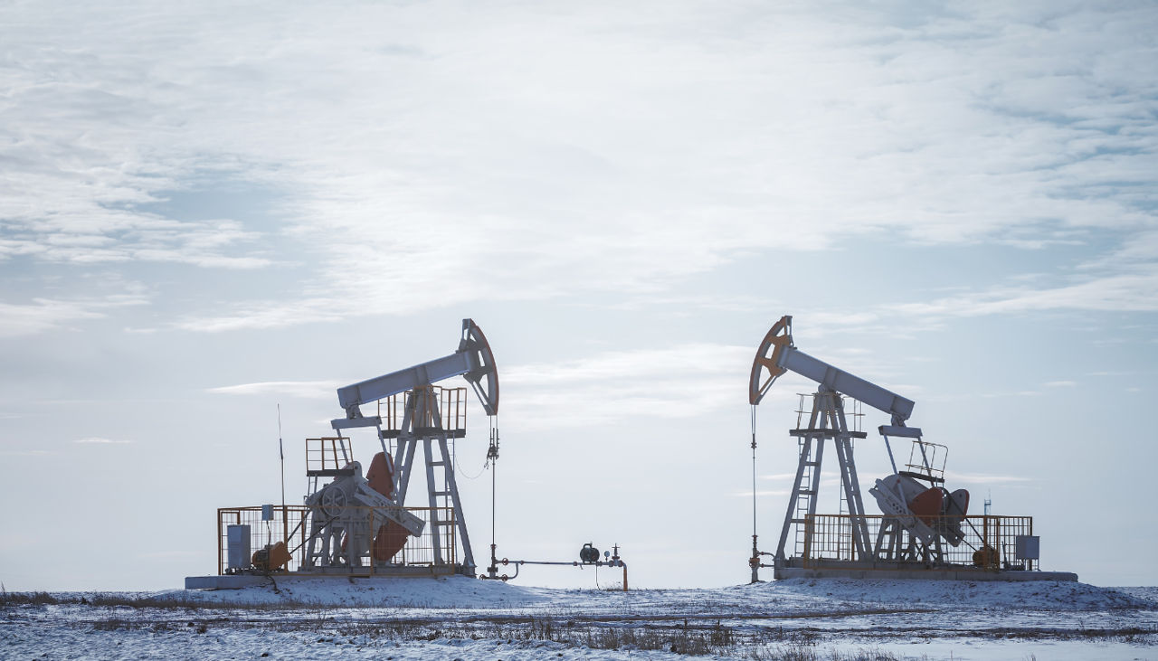 ОПЕК+ пересмотрит ограничения поставок нефти из-за роста цен после пошлин Трампа.