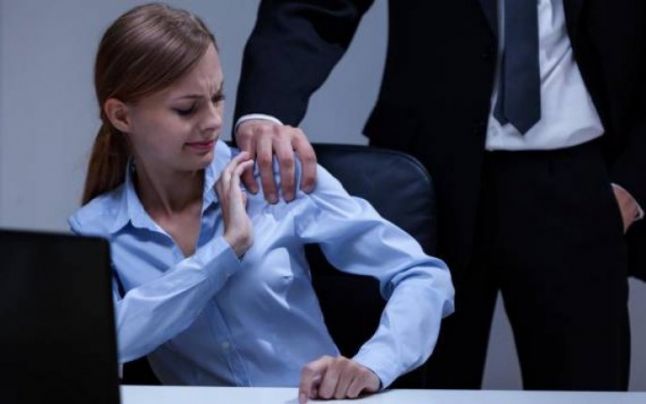 Studiu: Hărțuirea sexuală, conștientizată mai mult de femei decât de bărbați. Foto: ipn.md