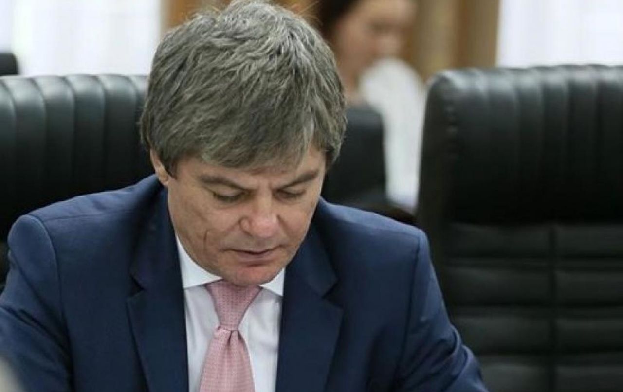 Замминистр экономики Валериу Трибой арестован.